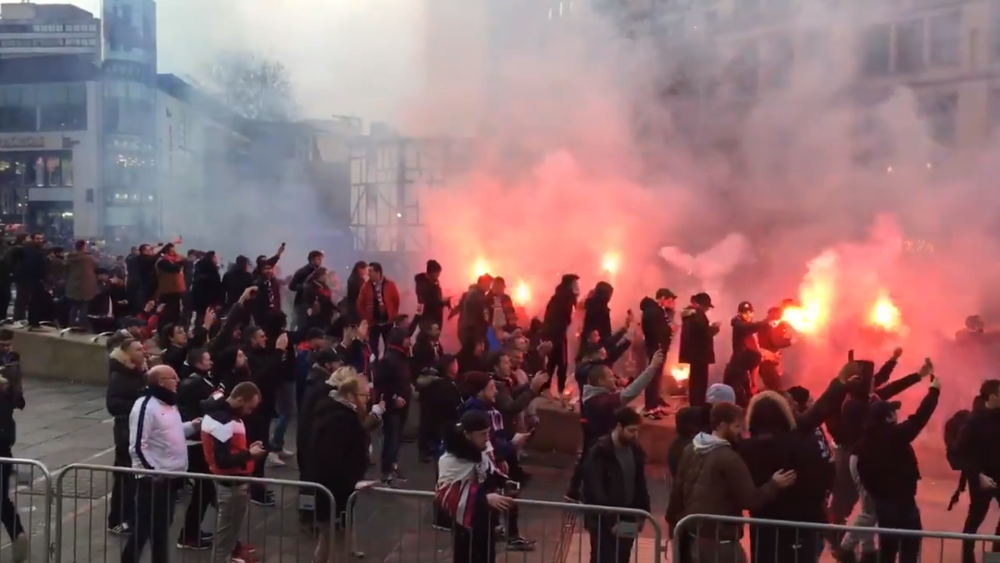 Nebunie pe strazile din Manchester! Fanii lui PSG au facut show total! Ce s-a intamplat pe stadion!_9