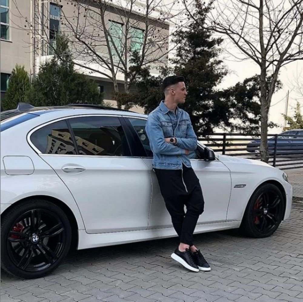 Dennis Man si-a etalat masina de 100.000 de euro! Atacantul FCSB si-a luat bolid ca al lui Ronaldo. FOTO_8