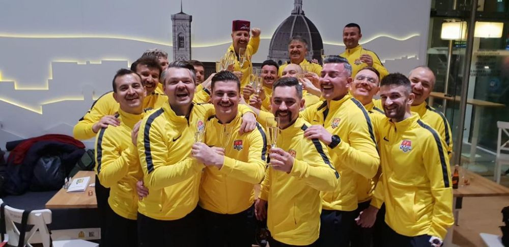 Nationala de amatori a Romaniei a plecat spre Cambodgia! Cum au aparut toti la aeroport: Ne plac provocarile!