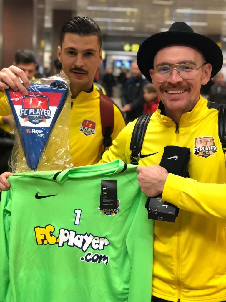 Nationala de amatori a Romaniei a plecat spre Cambodgia! Cum au aparut toti la aeroport: 