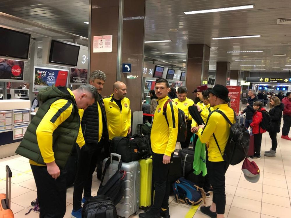 Nationala de amatori a Romaniei a plecat spre Cambodgia! Cum au aparut toti la aeroport: 