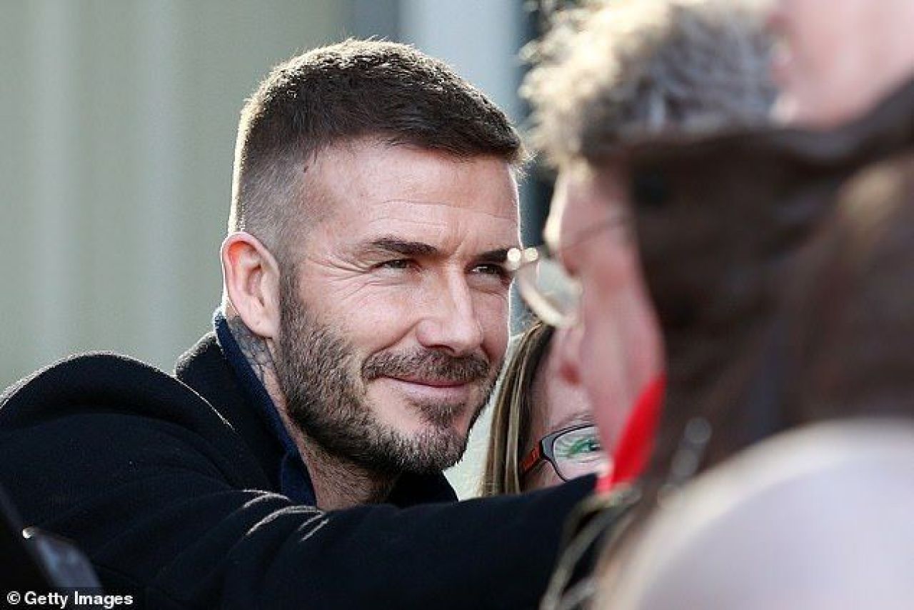 EXCLUSIV! Romanul care l-a impresionat pe Beckham cu un gol marcat de la centru: