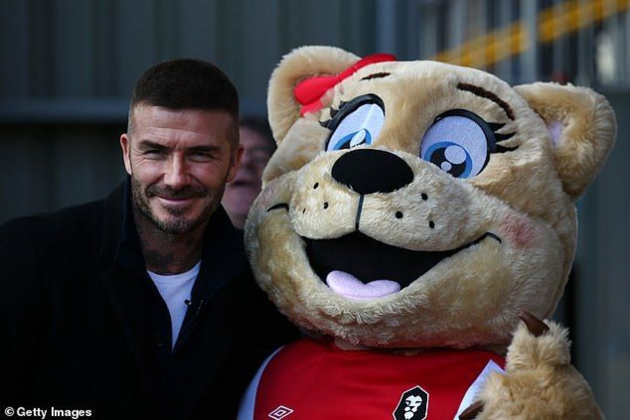 EXCLUSIV! Romanul care l-a impresionat pe Beckham cu un gol marcat de la centru: