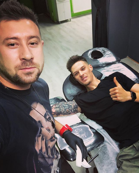 Man si Coman s-au dus la artistul preferat al fotbalistilor inaintea meciului cu Chiajna! Primul si-a umplut bratul cu un desen FIOROS: FOTO_2