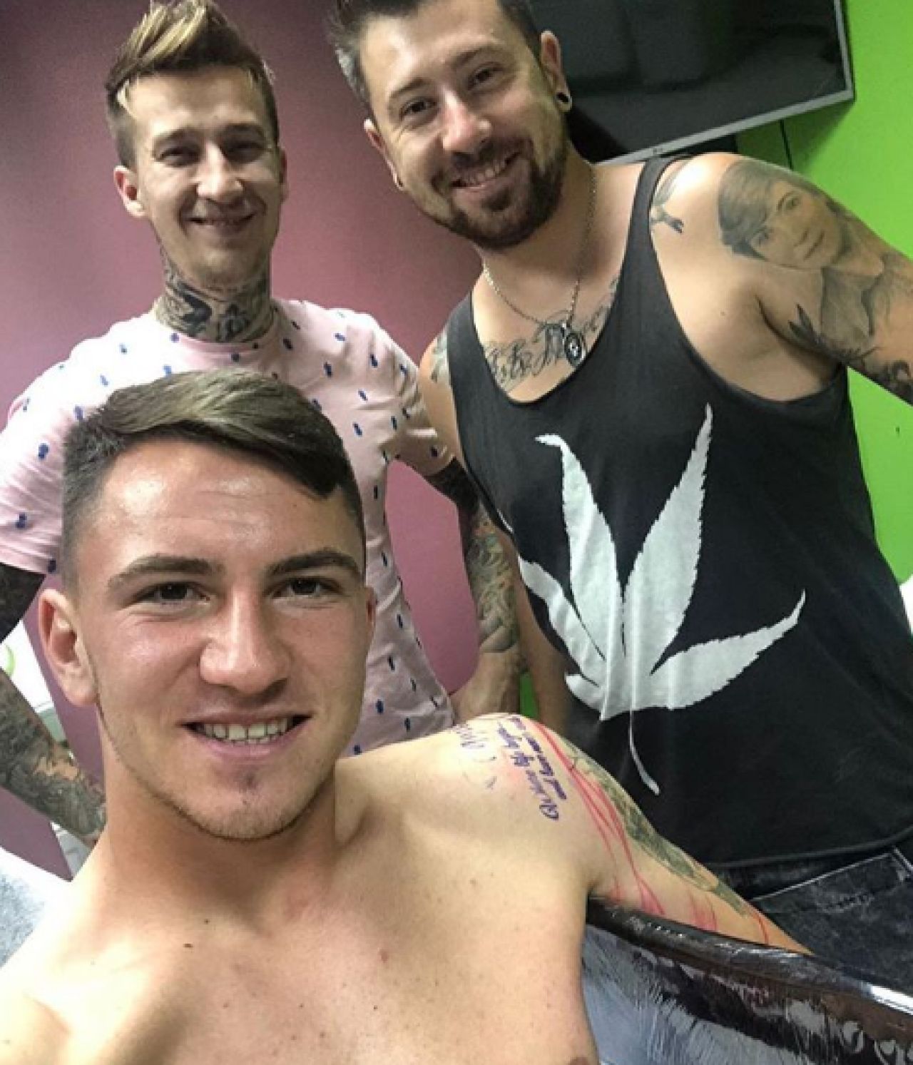Man si Coman s-au dus la artistul preferat al fotbalistilor inaintea meciului cu Chiajna! Primul si-a umplut bratul cu un desen FIOROS: FOTO_5