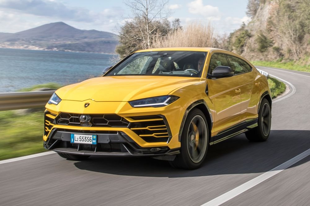 TEAPA de 30.000 de lire pentru un jucator din Premier League! Ce a patit dupa ce a comandat un Lamborghini