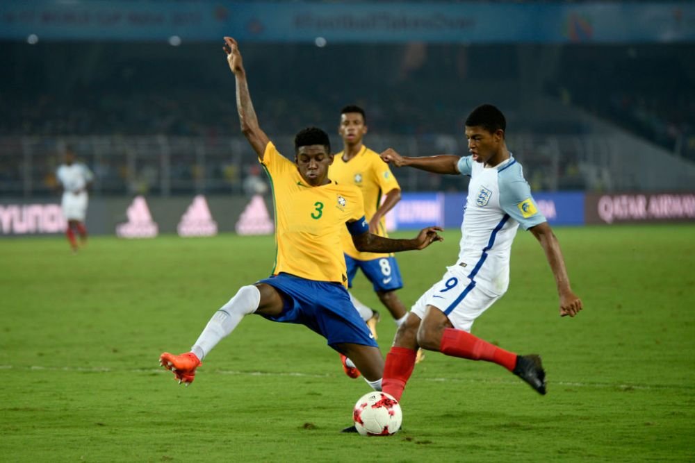 LOVITURA: Barcelona l-a transferat pe capitanul Braziliei! Noul Thiago Silva va juca pe Camp Nou
