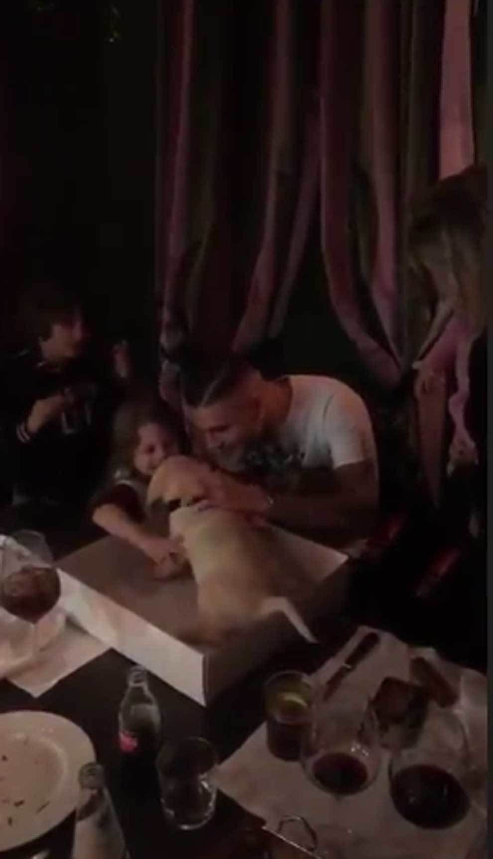 Icardi a ramas fara cuvinte cand a desfacut cutia! Ce cadou i-a facut Wanda Nara de ziua lui. FOTO_2