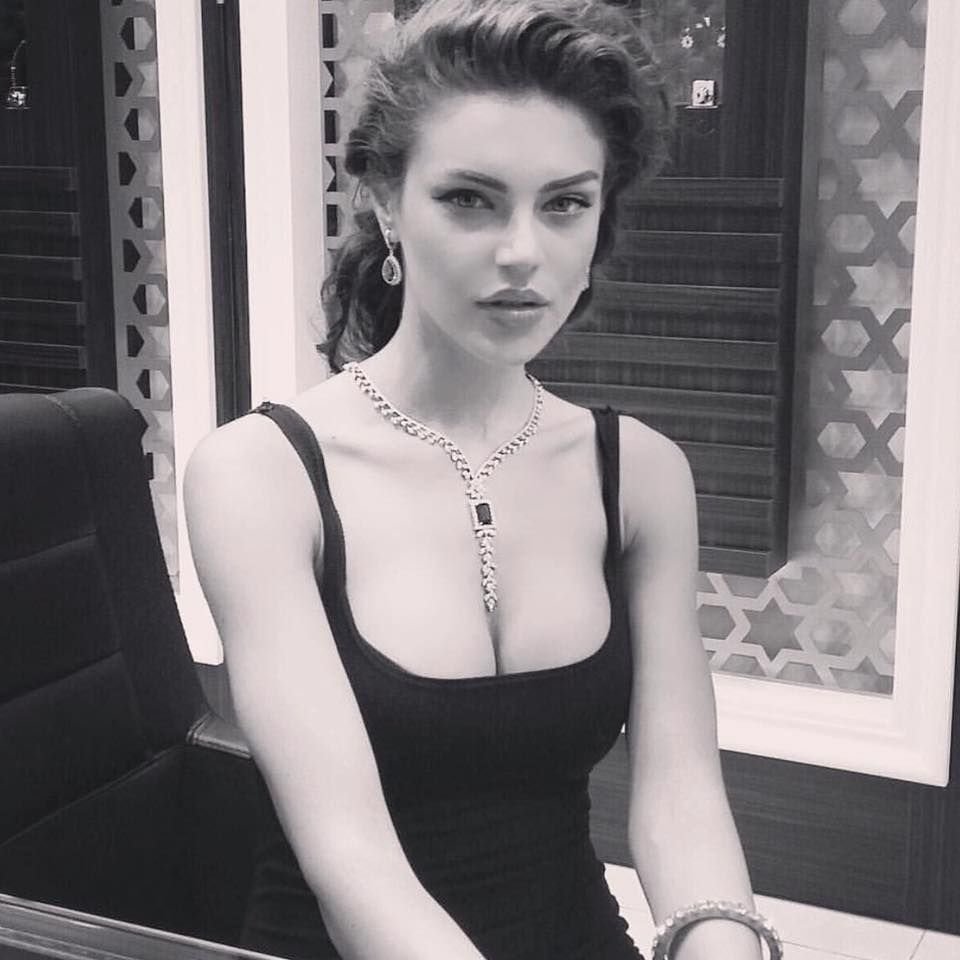 SOC TOTAL in showbiz! Piturca jr s-a despartit de Angelina Jolie de Romania: 