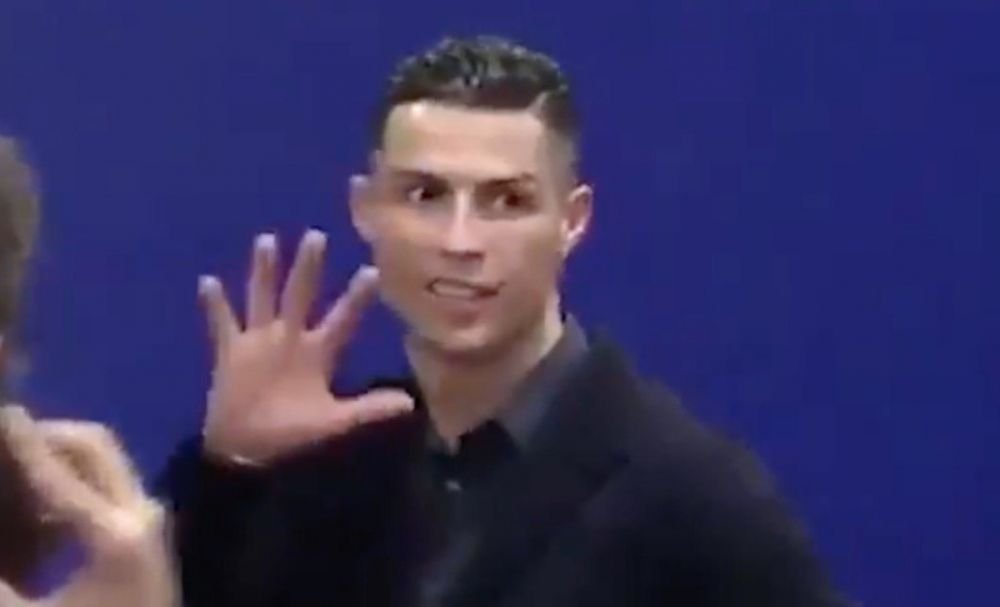 Ronaldo a primit REPLICA dupa ce le-a aratat MANITA de trofee celor de la Atletico: 
