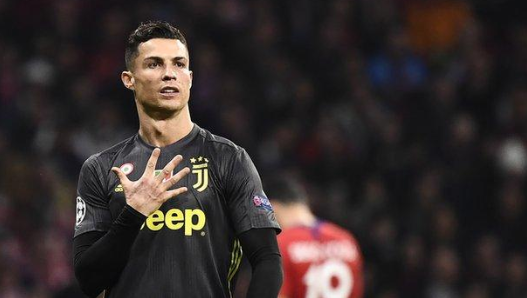 Ronaldo a primit REPLICA dupa ce le-a aratat MANITA de trofee celor de la Atletico: 