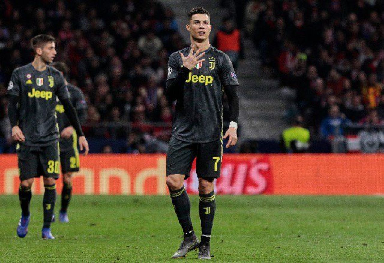 Ronaldo a primit REPLICA dupa ce le-a aratat MANITA de trofee celor de la Atletico: