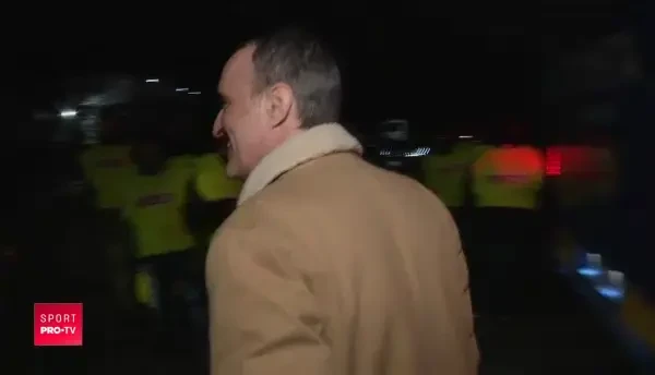 "Domnul Conceicao! Ati venit la meci?" :) Stupoare la FCSB - Craiova! Cum si-a facut aparitia fostul antrenor de la CFR. VIDEO