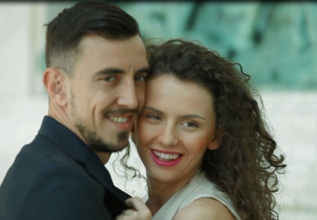 Noul golgheter FCSB, casatorit cu o frumoasa prezentatoare TV din Romania! Cu ce GEST l-a facut s-o ceara de sotie. FOTO_15
