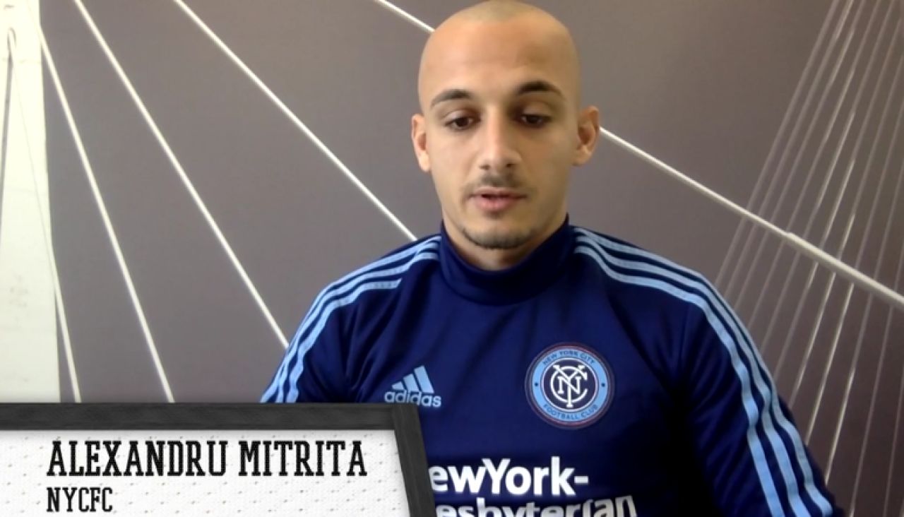 Mitrita le-a povestit americanilor cum s-a uitat la ProTV, la Singur Acasa, in fiecare an: