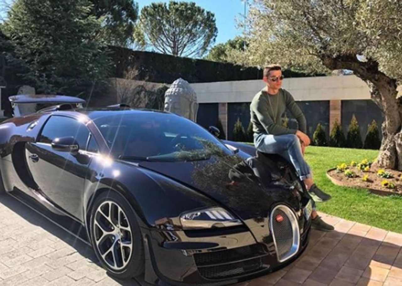 Cristiano Ronaldo nu se mai satura! Si-a luat un Rolls Royce de 400.000 de euro! Ce BOLIZI are in garaj. FOTO_11