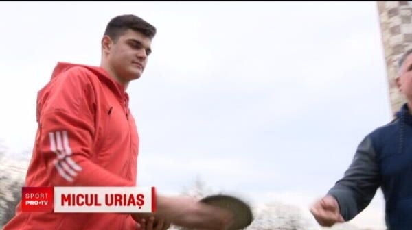 "Veneau parintii si cereau certificatul de nastere!" Are aproape 2 metri la 16 ani si viseaza sa ajunga in NBA! VIDEO