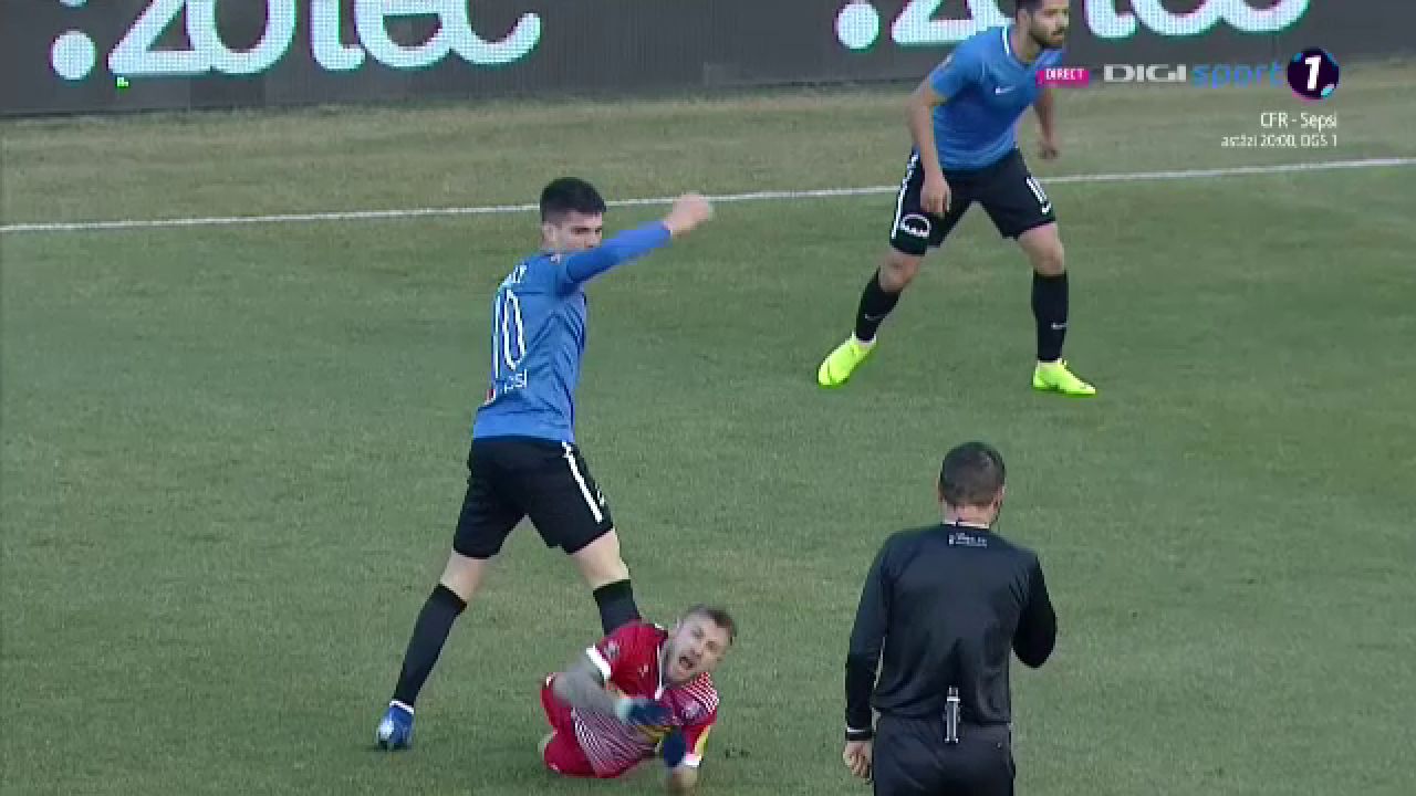 Razbunarea lui Ianis Hagi? Dupa intrarea criminala a lui Viera, Ianis putea sa o INGROAPE pe Viitorul! Faza la care Golofca a cerut rosu_2