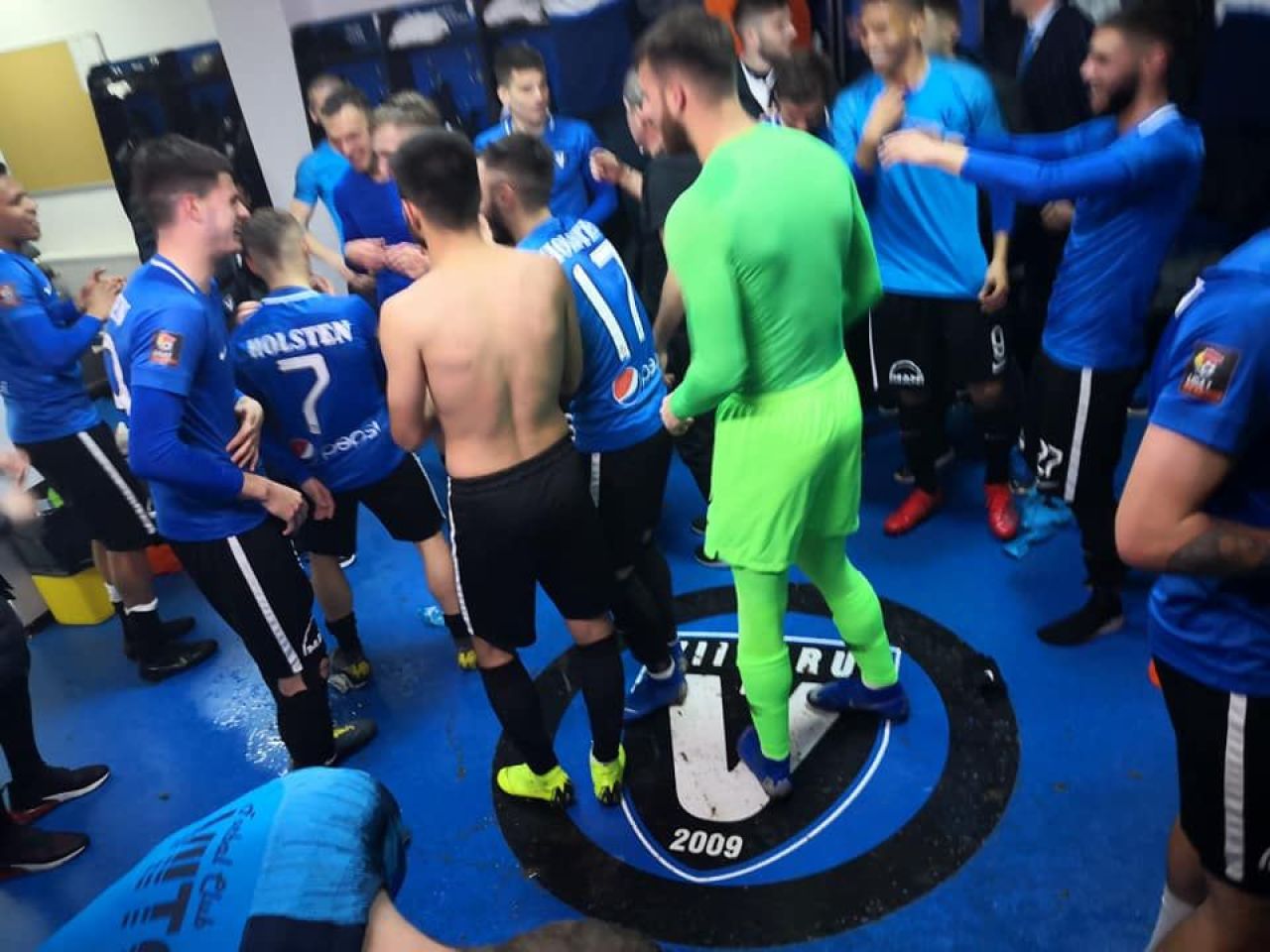 VIITORUL - BOTOSANI | Hagi si-a dus jucatorii in CLUB dupa calificarea in playoff! Galerie FOTO_9