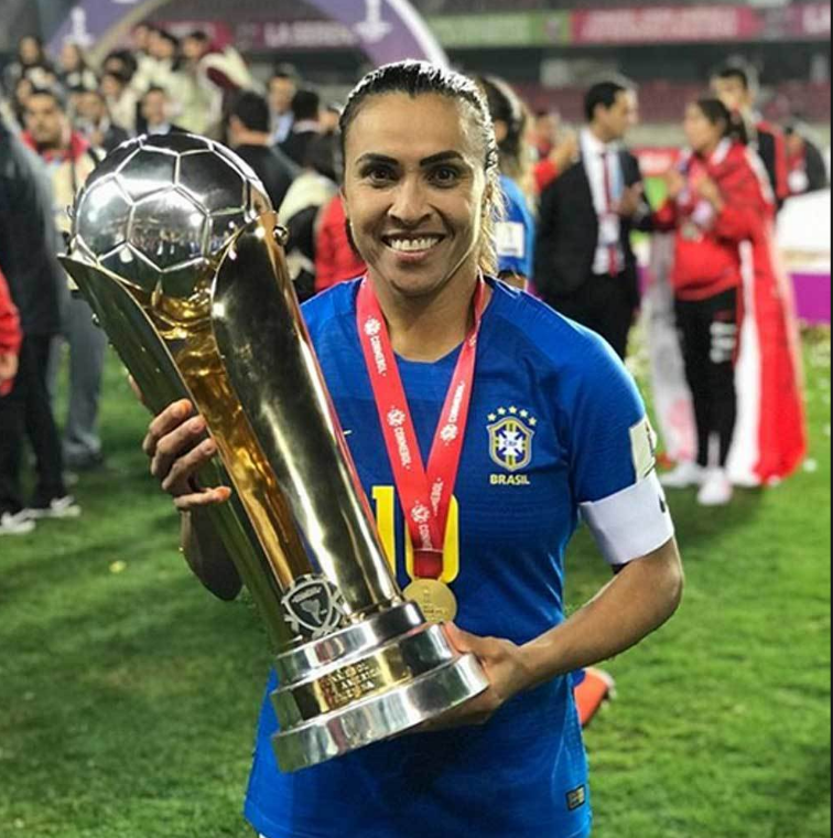 TOP 40 femei faimoase urmarite de Ronaldo: de la Sharapova la Lexy Panterra! Cristiano e superselectiv: urmareste doar 72 de femei pe Instagram ;)_8