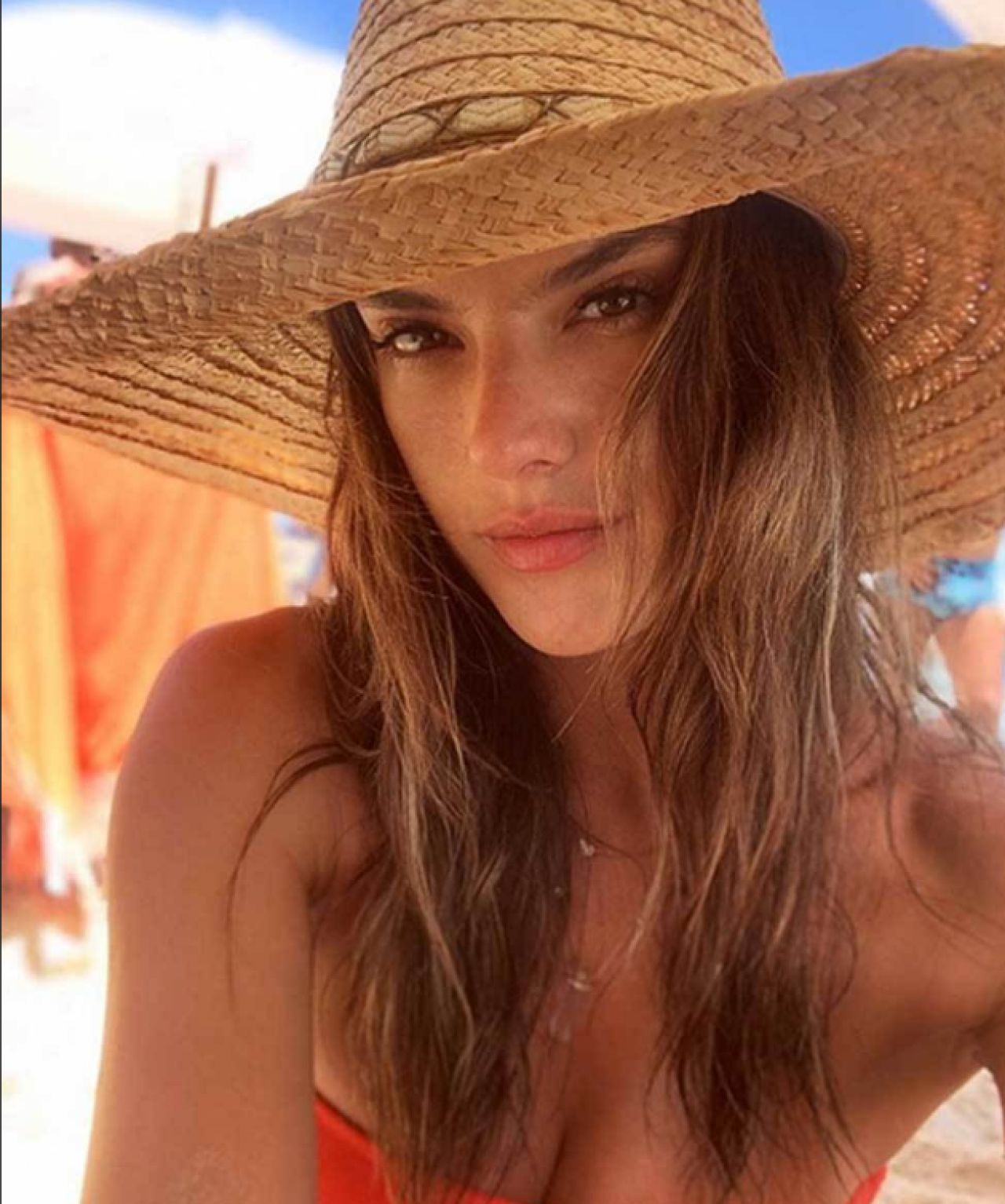 TOP 40 femei faimoase urmarite de Ronaldo: de la Sharapova la Lexy Panterra! Cristiano e superselectiv: urmareste doar 72 de femei pe Instagram ;)_26