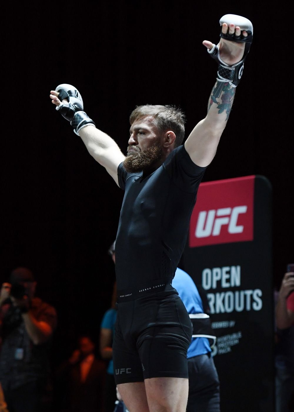 Conor McGregor, alaturi de fiul sau intr-o fotografie superba! Mesajul luptatorului i-a impresionat pe fani! 