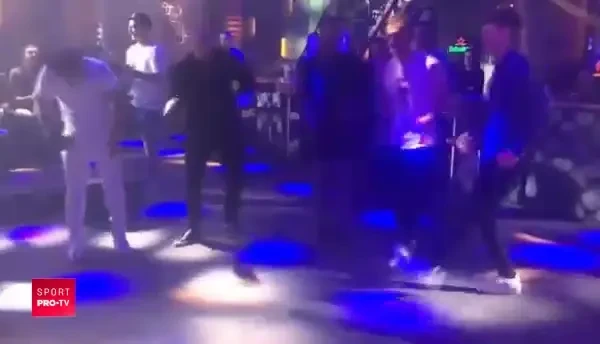 Vamos hombre! Spre TITLU! Hagi si-a scos jucatorii la dans pe muzica machidoneasca dupa calificarea in PLAYOFF. VIDEO