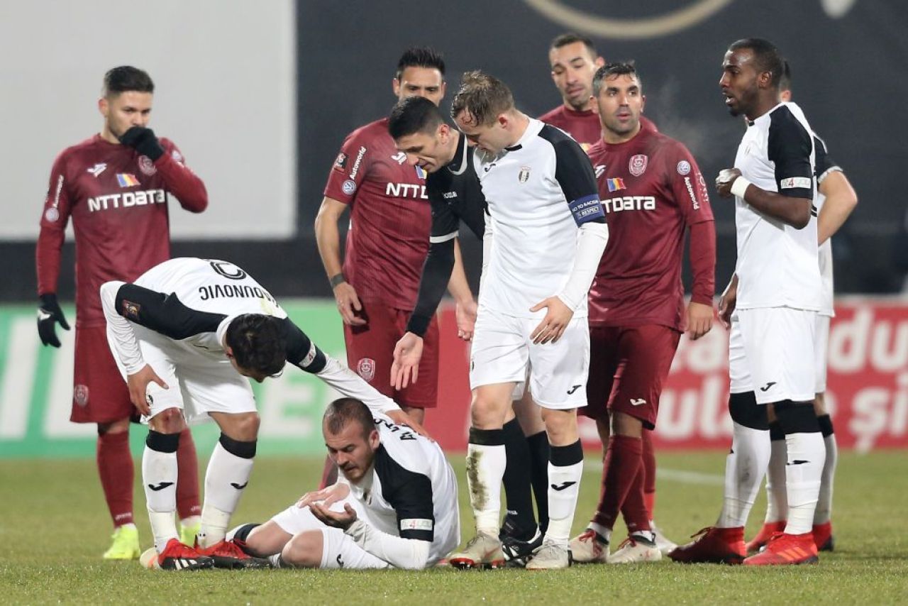 CRAIOVA - ASTRA 1-2 | Astra viseaza la un nou titlu in Liga 1! Llullaku si autogolul lui Donkor au adus victoria cu Universitatea! Fanii Craiovei si-au pierdut cumpatul pe final_1