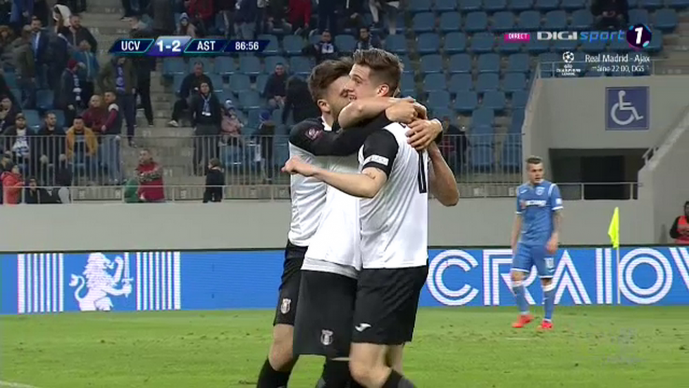 CRAIOVA - ASTRA 1-2 | Astra viseaza la un nou titlu in Liga 1! Llullaku si autogolul lui Donkor au adus victoria cu Universitatea! Fanii Craiovei si-au pierdut cumpatul pe final_8