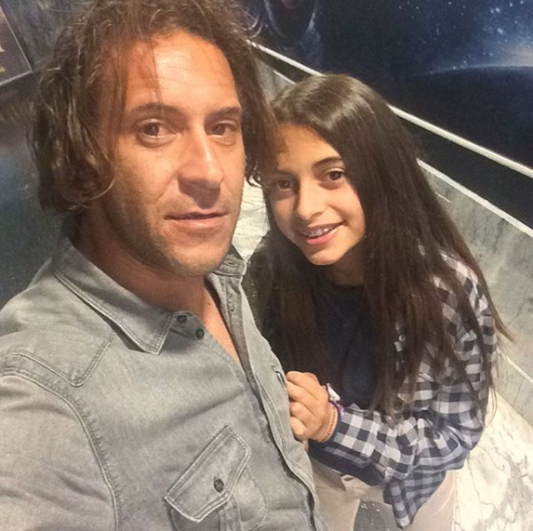 Cine isi mai aduce aminte de Carlos? Avea parade incredibile, dar gafa inexplicabil! Cum arata acum! Fiica lui s-a intalnit cu James Rodriguez!_11