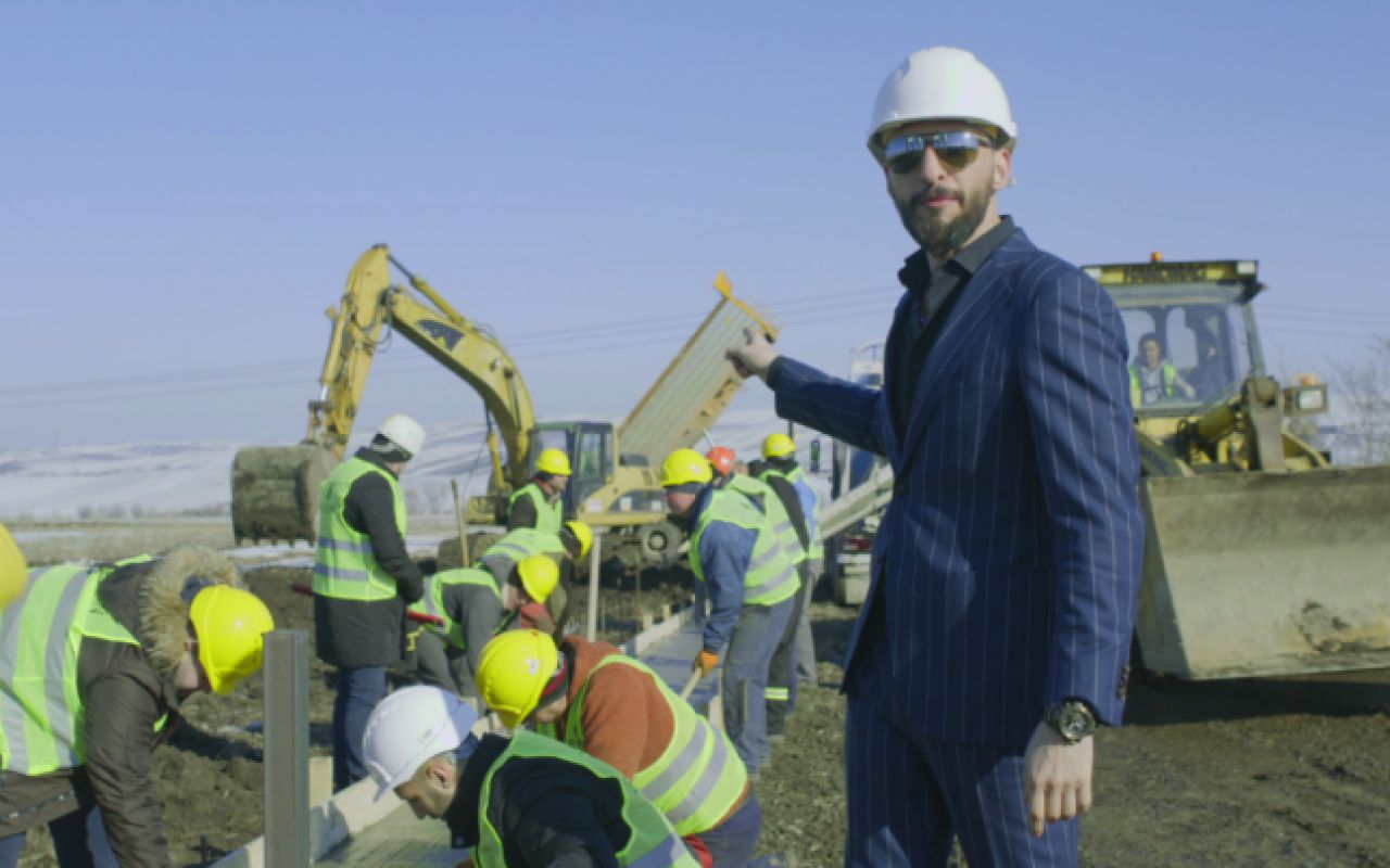 Ce masina conduce afaceristul care a construit 1 metru de autostrada cu bani din buzunarul propriu! Stefan Mandachi, initiatorul unui protest inedit_4