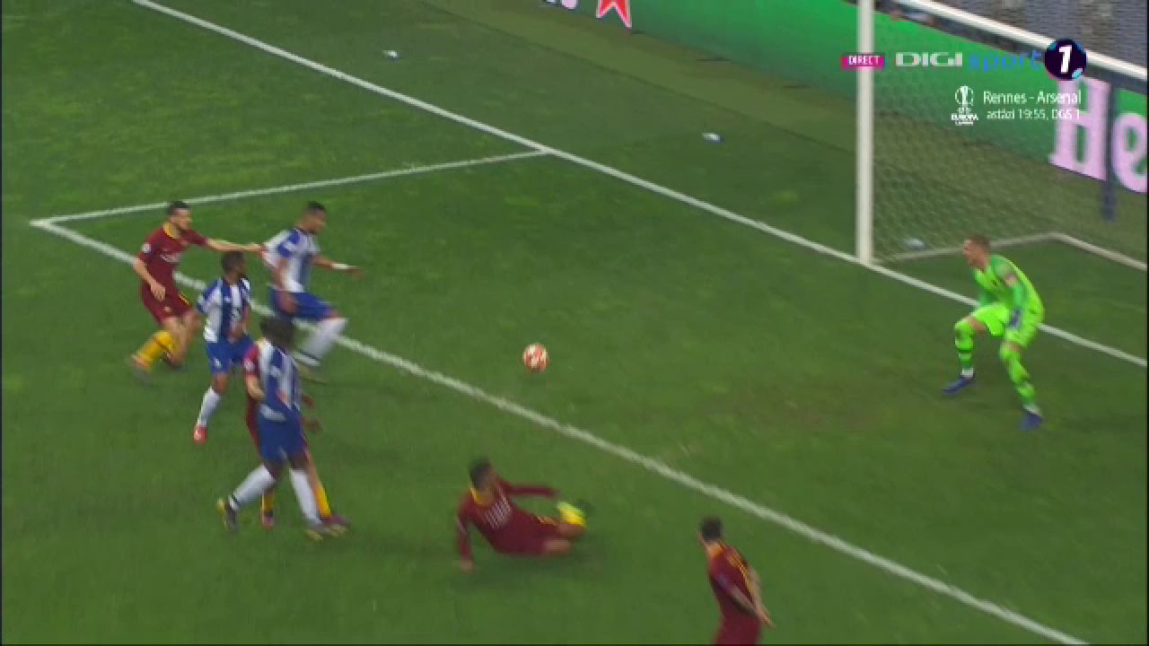 Uite VAR-ul, nu e VAR-ul! Turcul Cakir a dat penalty pentru Porto cu VAR in minutul 117! Pentru Roma a refuzat sa vada reluarea la penalty-ul cerut in minutul 121_1