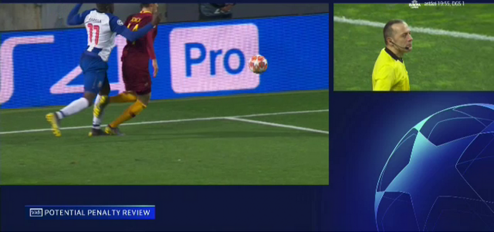 Uite VAR-ul, nu e VAR-ul! Turcul Cakir a dat penalty pentru Porto cu VAR in minutul 117! Pentru Roma a refuzat sa vada reluarea la penalty-ul cerut in minutul 121_3
