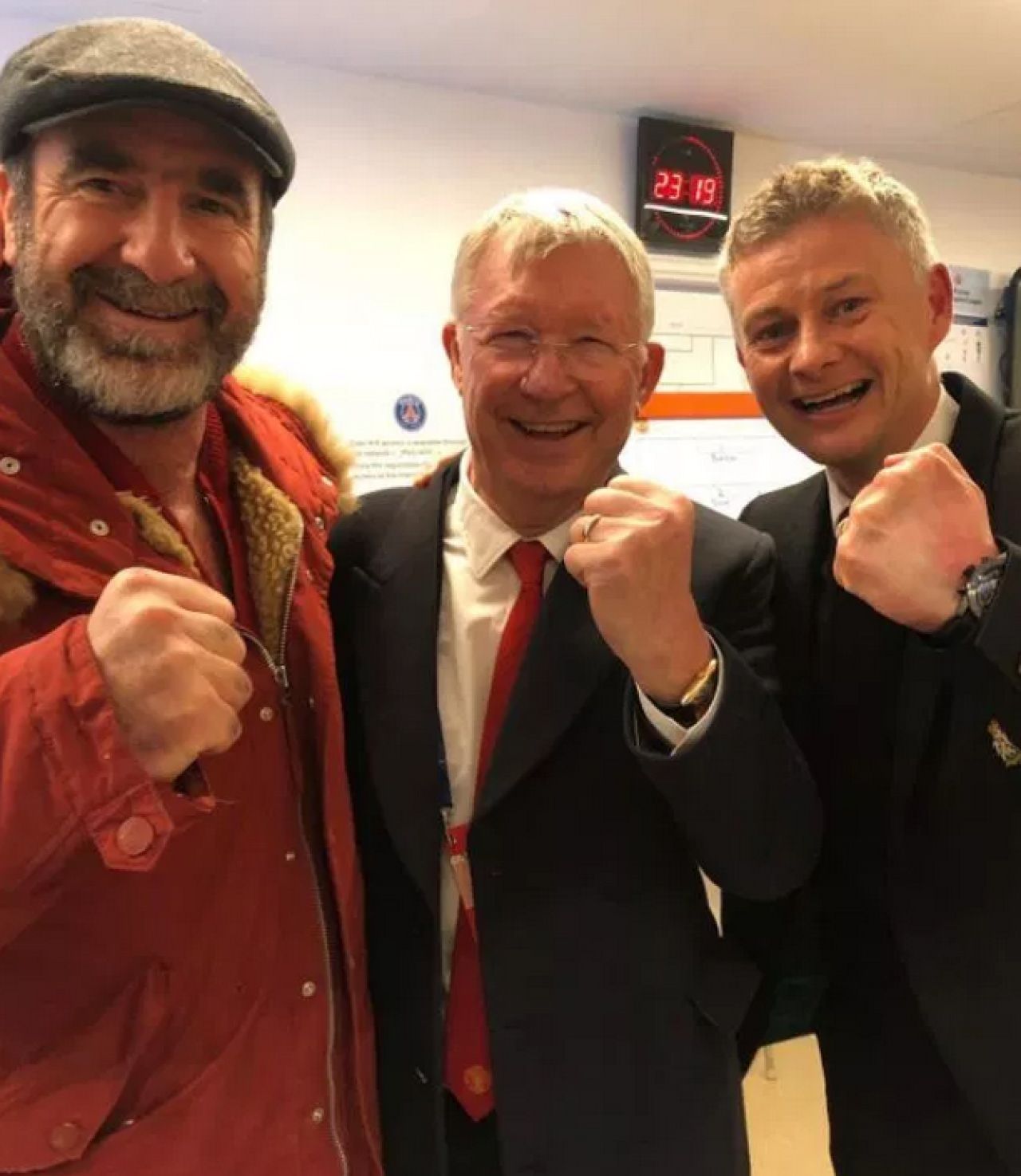 Neymar si tatal lui vs. gasca lui Cantona: rafuiala in tribune dupa PSG - United, stewarzii au intervenit_2