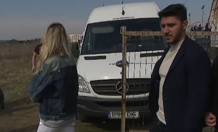 FOTO: Marica si-a dus iubita pe camp la Balotesti! :) Cum arata fata care i-a daruit doi copii lui Marica_5