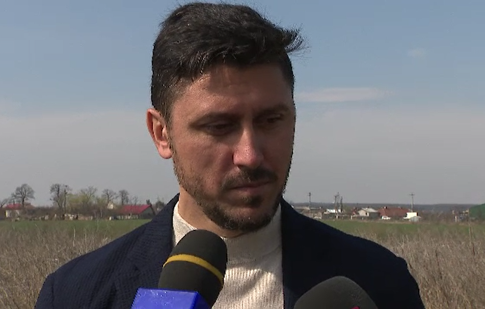 FOTO: Marica si-a dus iubita pe camp la Balotesti! :) Cum arata fata care i-a daruit doi copii lui Marica_7