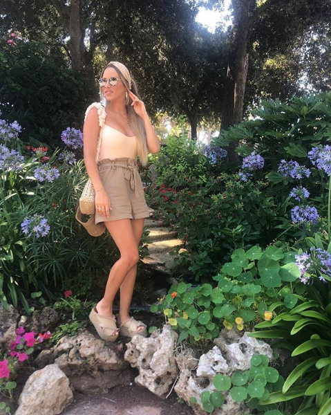 Ea este BOMBA SEXY de la Barcelona! Sotia lui Rakitic face furori! Incredibil cum s-au cunoscut! 