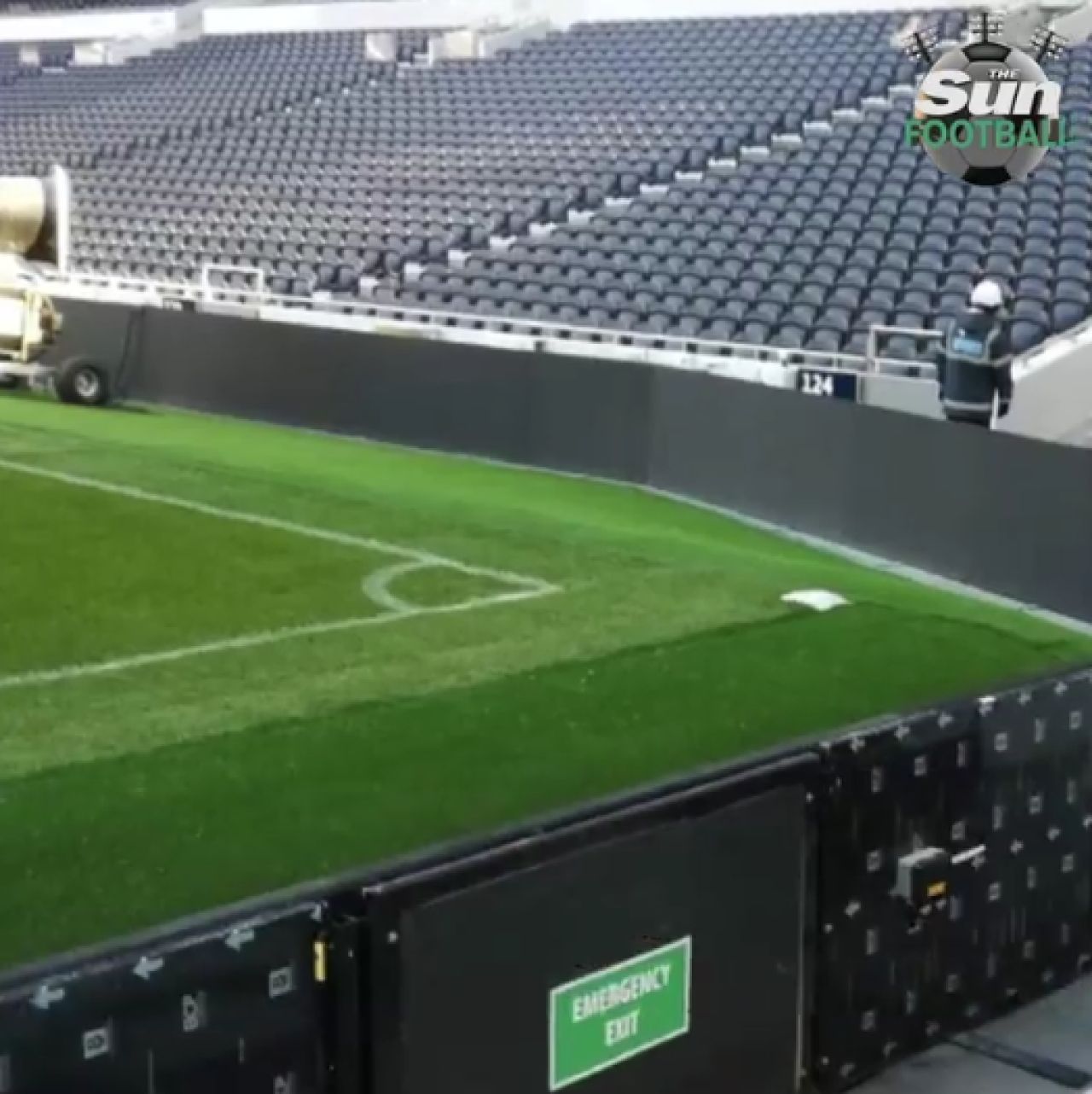 Se poate si la ei! Defect la stadionul de 1,2 miliarde € al lui Tottenham: nu exista spatiu la cornere!_2