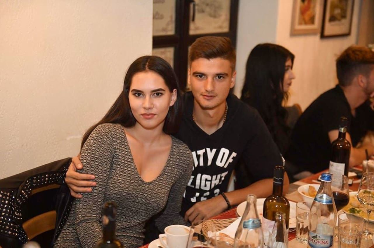 Studenta, politician, a aparut in videoclipul unei manele! Cat de frumoasa e Flavia, iubita stelistului Nedelcu_12