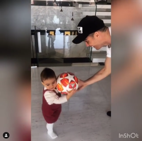 Cristiano Ronaldo, imagini superbe pe Instagram! Familia Champions League! 