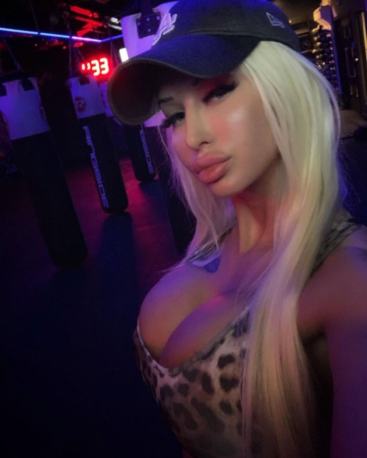 Femeia care l-a pus pe prietenul ei sa plateasca 65.000 euro ca sa arate ca Barbie. Apoi l-a parasit. FOTO_2