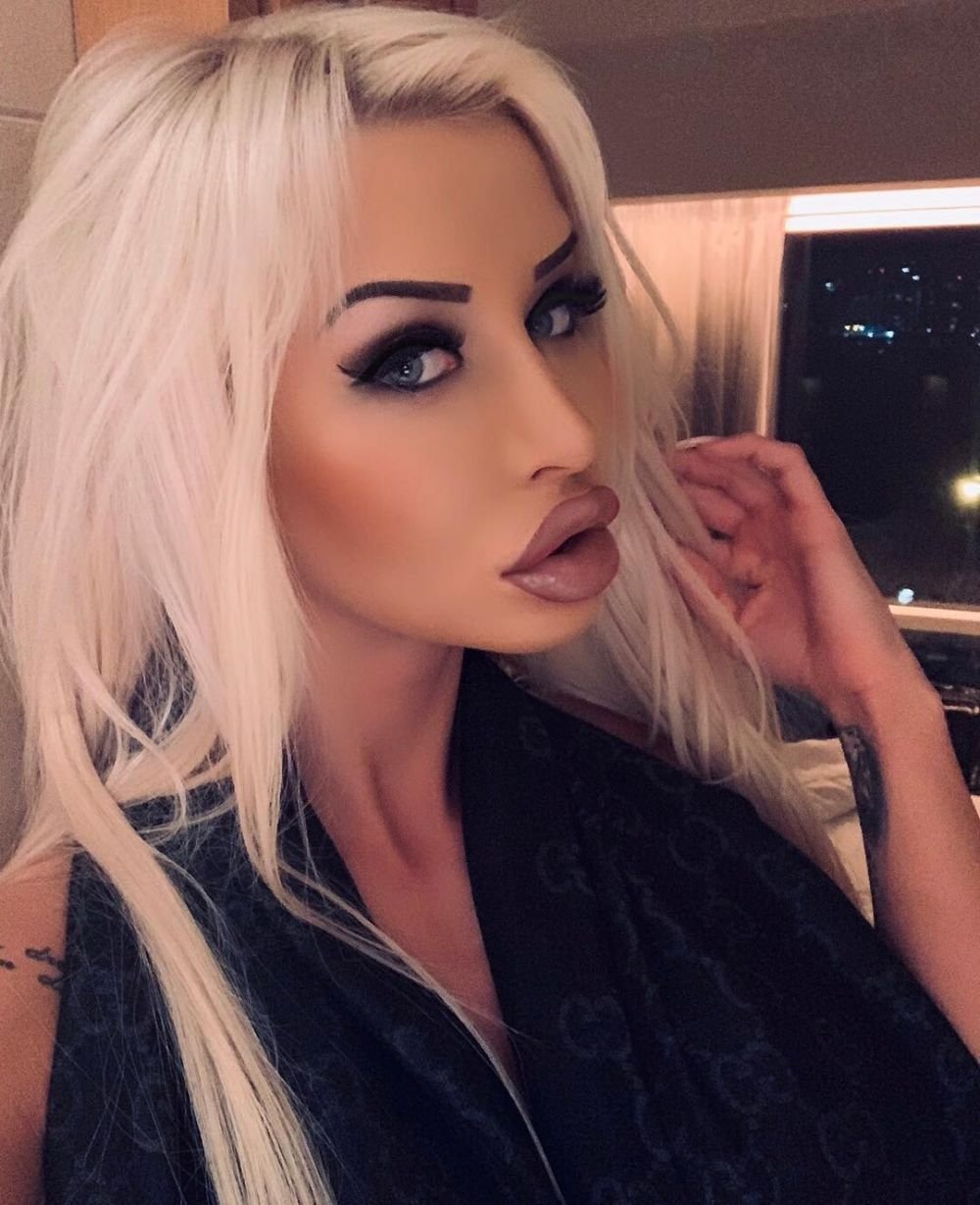 Femeia care l-a pus pe prietenul ei sa plateasca 65.000 euro ca sa arate ca Barbie. Apoi l-a parasit. FOTO_8