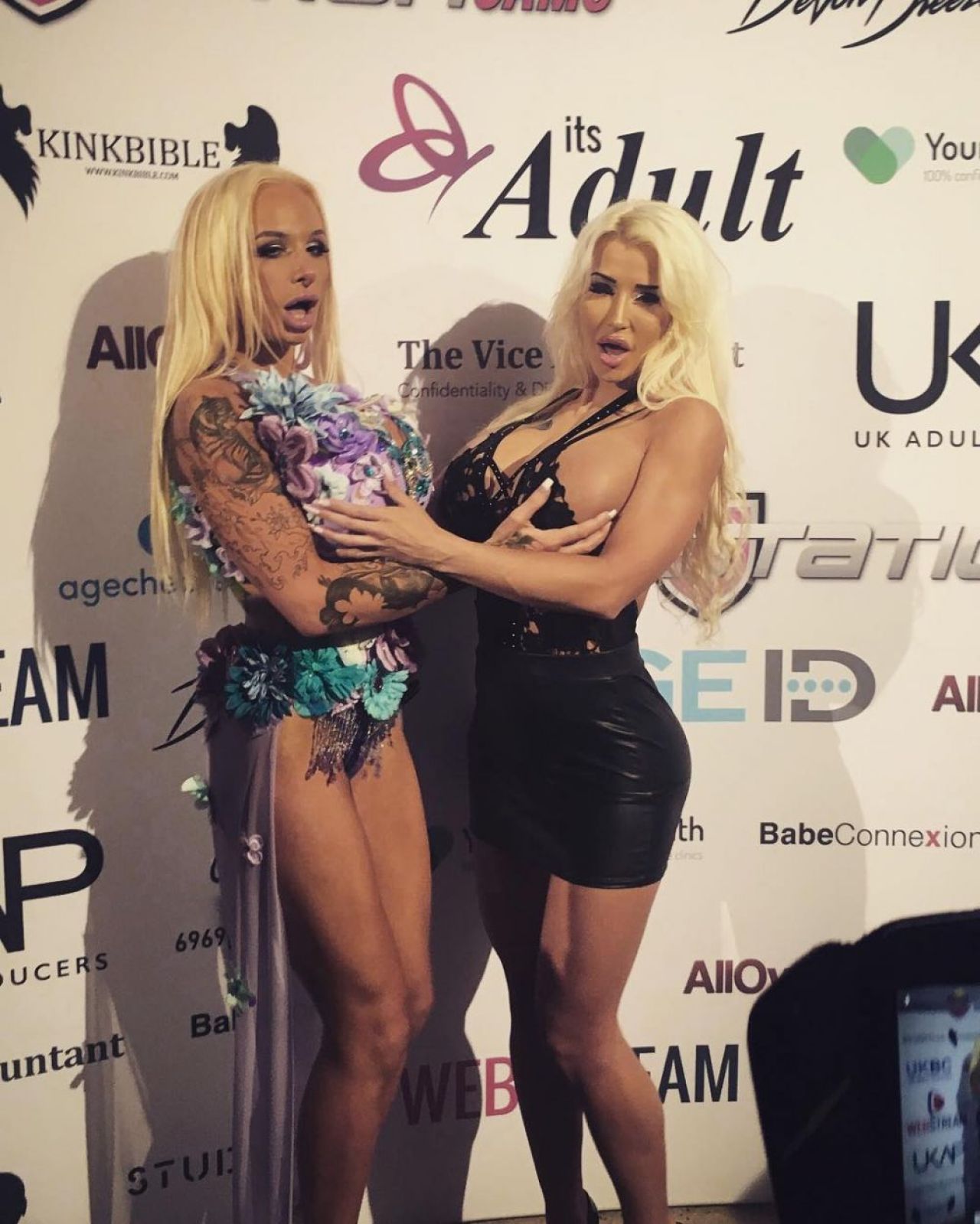Femeia care l-a pus pe prietenul ei sa plateasca 65.000 euro ca sa arate ca Barbie. Apoi l-a parasit. FOTO_13