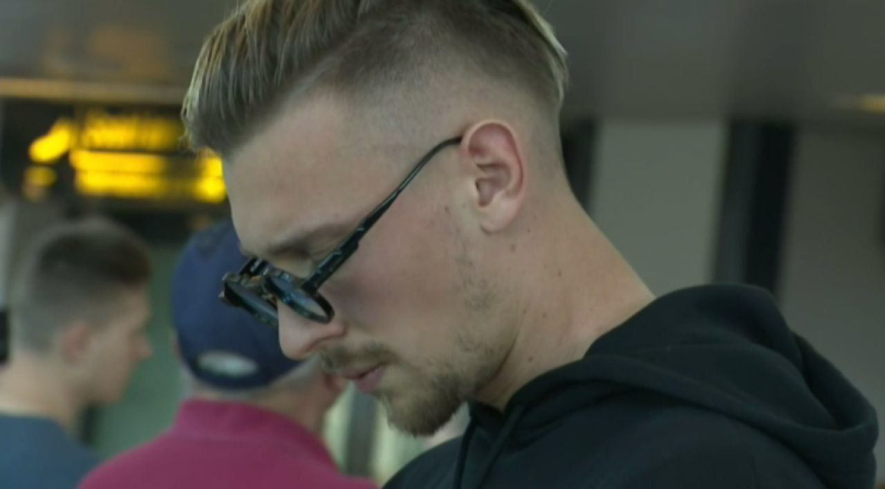LIKE A BOSS | Superaparitie a lui Ionut Radu pe aeroport! Portarul a atras toate privirile, iar incaltarile de 1.500 euro sunt cu adevarat speciale: FOTO_1