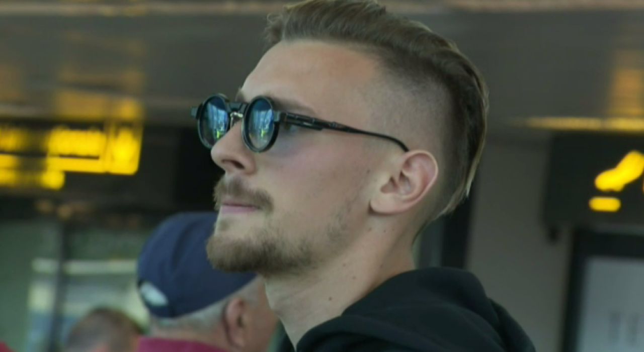 LIKE A BOSS | Superaparitie a lui Ionut Radu pe aeroport! Portarul a atras toate privirile, iar incaltarile de 1.500 euro sunt cu adevarat speciale: FOTO_10