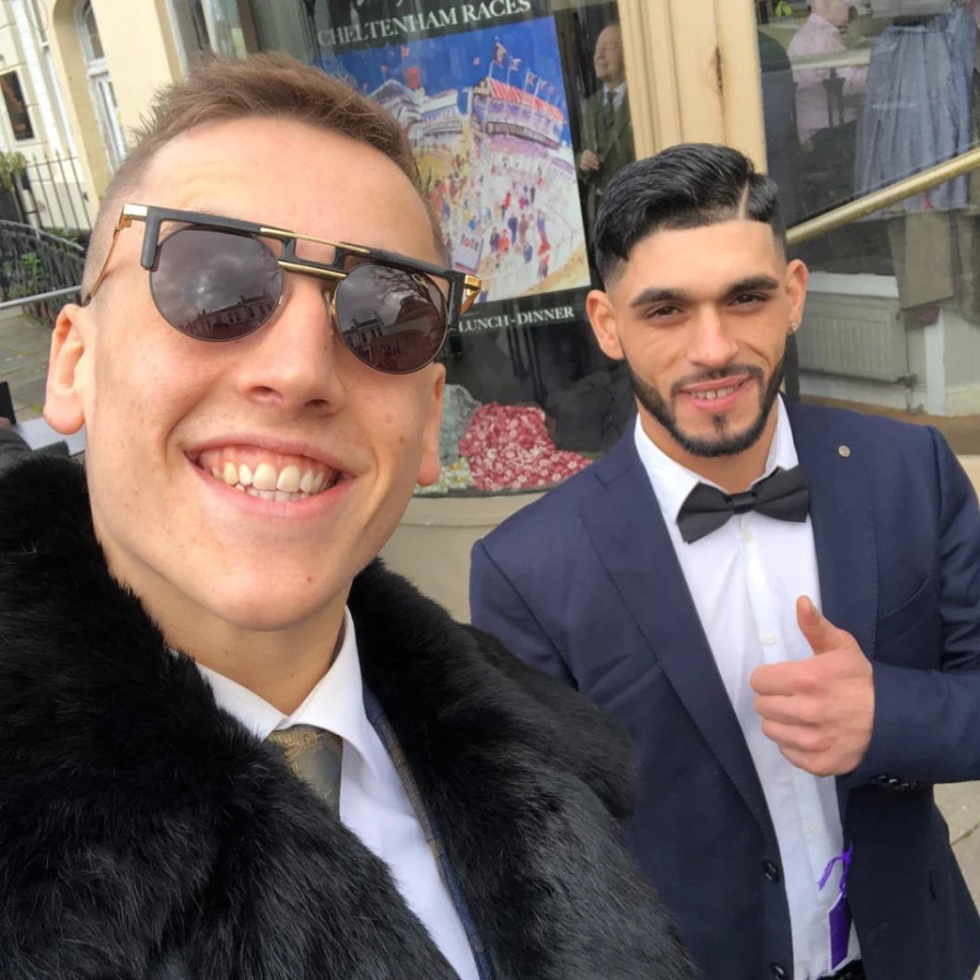 Milionarul englez care a angajat un roman ca sa-i fie 