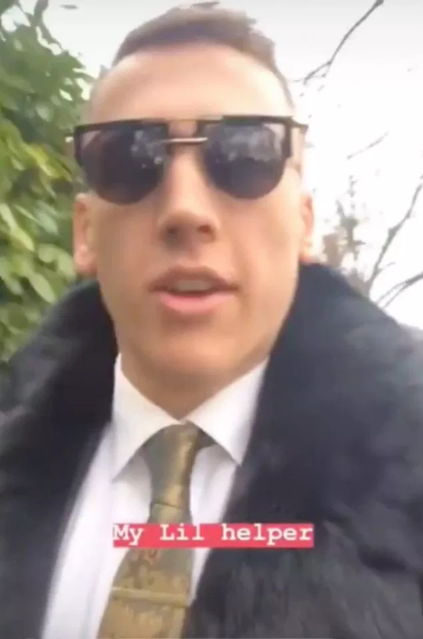 Milionarul englez care a angajat un roman ca sa-i fie 