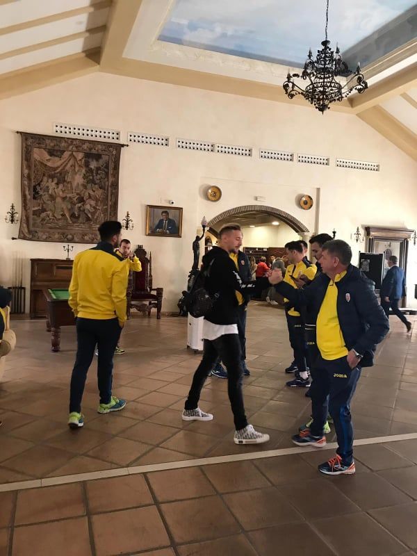 FOTO Ionut RADU a parasit cantonamentul nationalei U21. Ce masina i-a pus FRF la dispozitie: