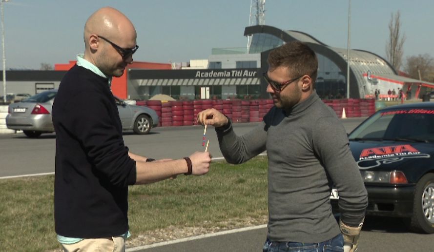 Motoreta, cel mai tare la volan! :) VIDEO GENIAL: Adi Popa a rupt circuitul cu bolidul de 400 de cai putere pe care il are_4