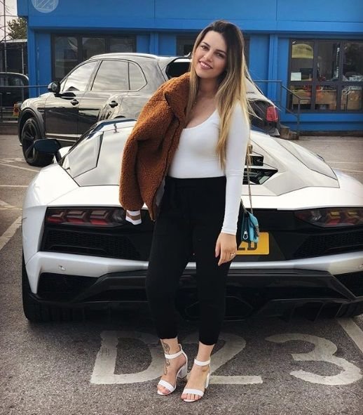 Si-a luat un Lamborghini de 430.000 de euro, dar fanii au fost revoltati de alt lucru! Cati bani a putut sa dea pe PAPUCI un star din Premier League_2